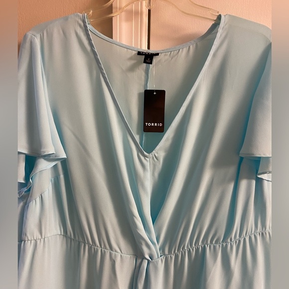 Torrid Georgette Twist Surplice Flutter Sleeve Blue 2X NWT - Picture 3 of 7